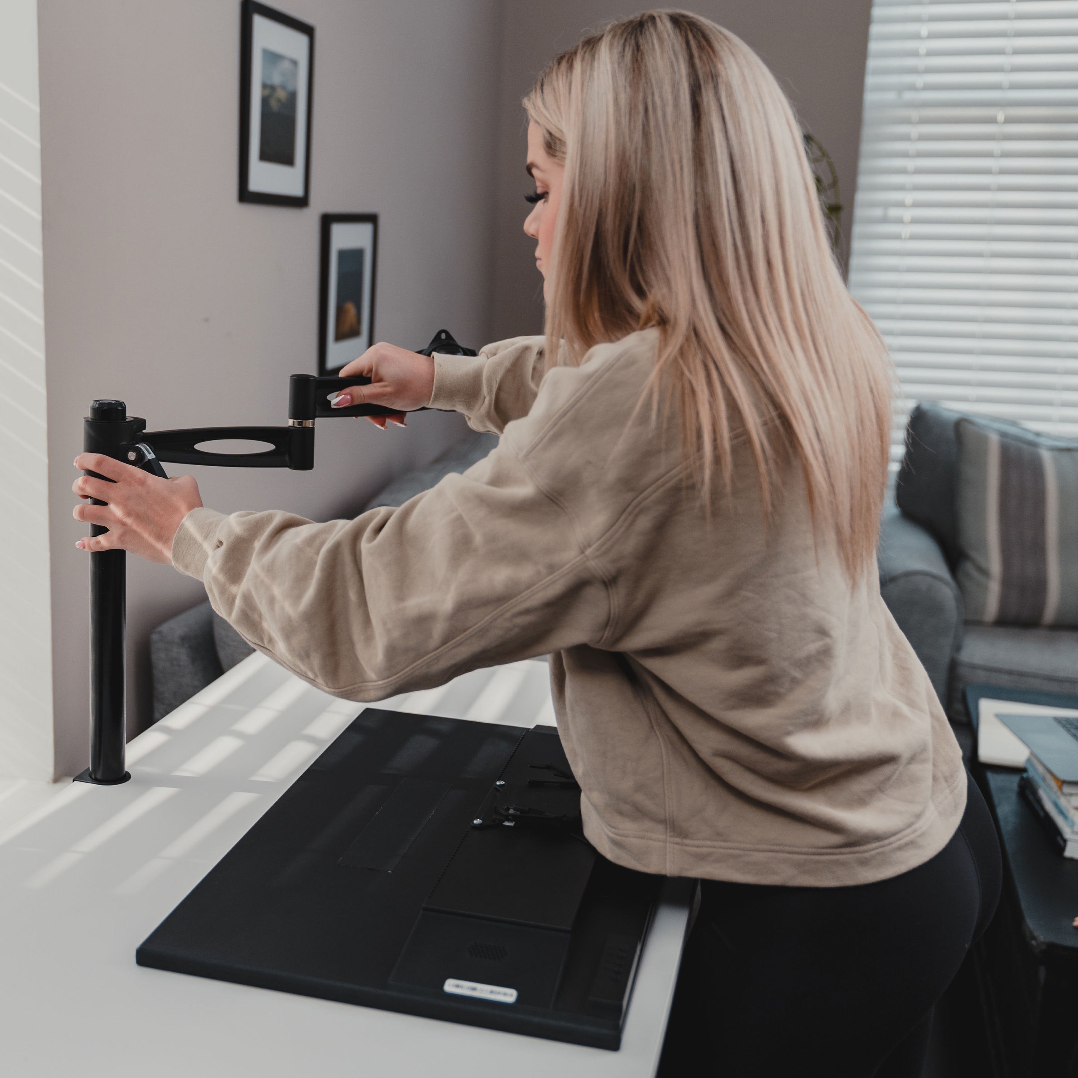 Single Monitor Arm - quick release & install